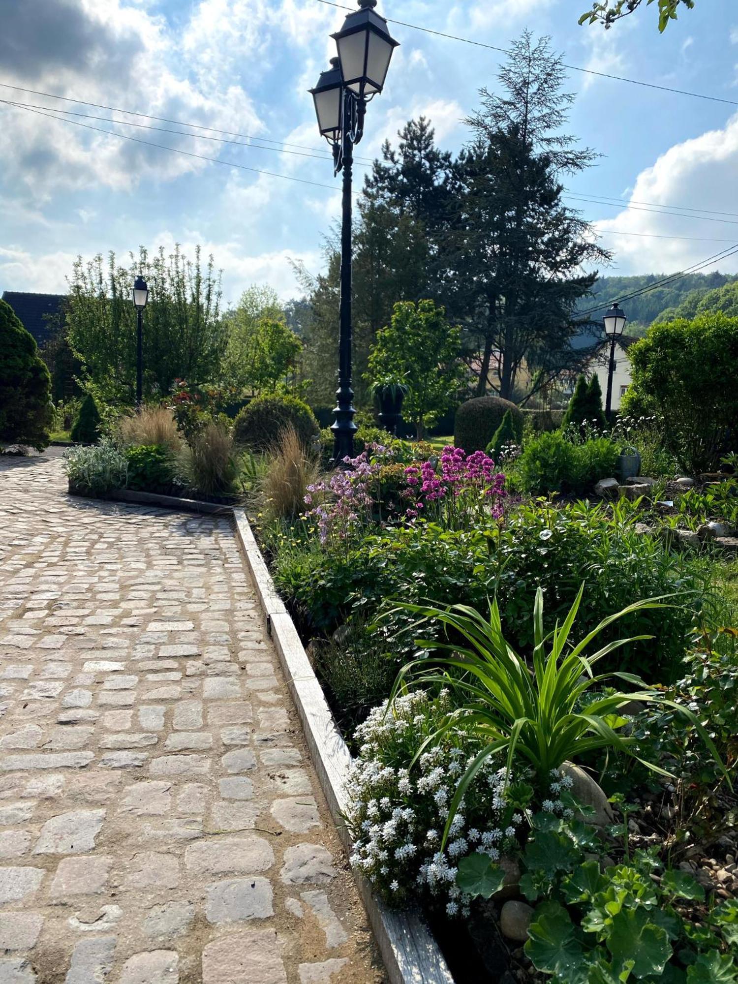 Logis Hotel Domaine Du Moulin 생타볼트 외부 사진